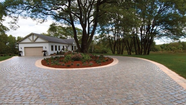 Revamp Your Outdoor Space with Stunning Driveway Pavers!