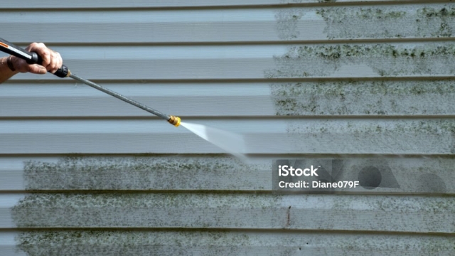 Exterior Cleaning for Solar Panels: Tips for Optimal Shine