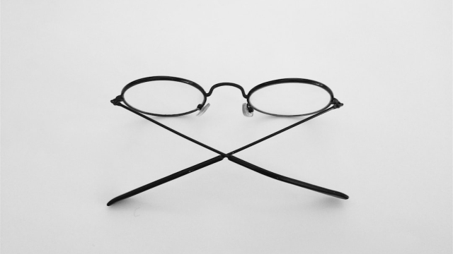 Classic Frame Styles Exploring the Enduring Appeal of Aviators and Wayfarers