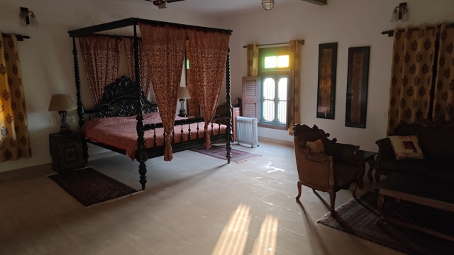 Choosing the Right Materials for Guest Room Bedding