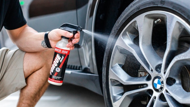Benefits of Car Waxing for Vehicle Protection Maintaining appearance